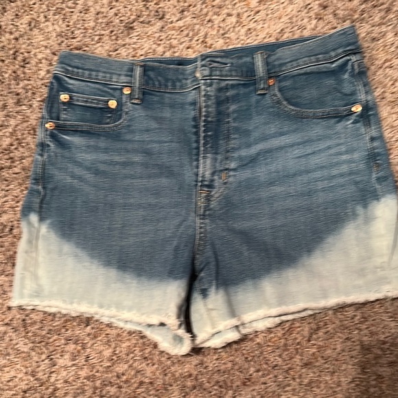 🛑 LAST CHANCE ITEM 🛑 Gap shorts - Picture 1 of 4